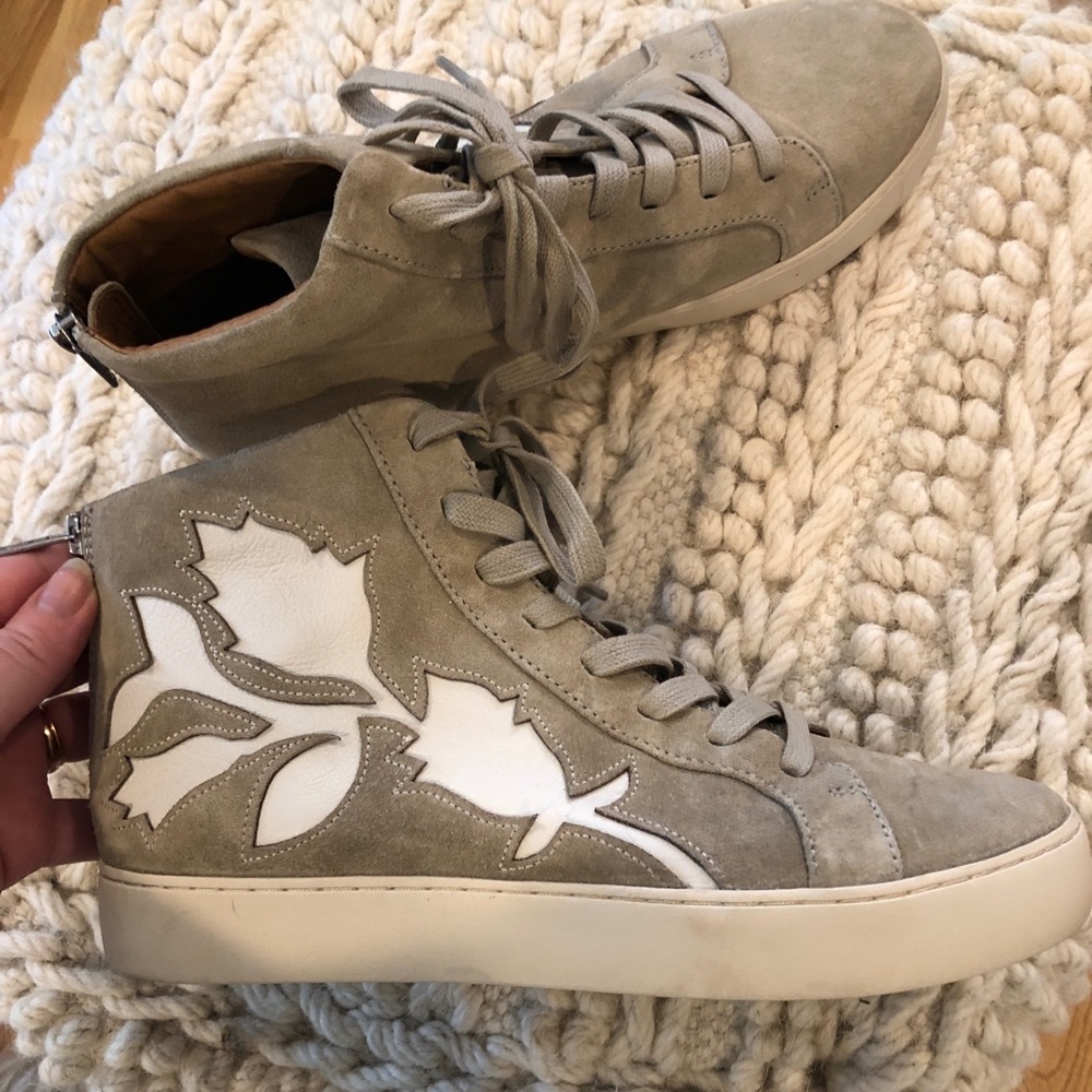 Adorable Frye suede sneakers with floral inlay
